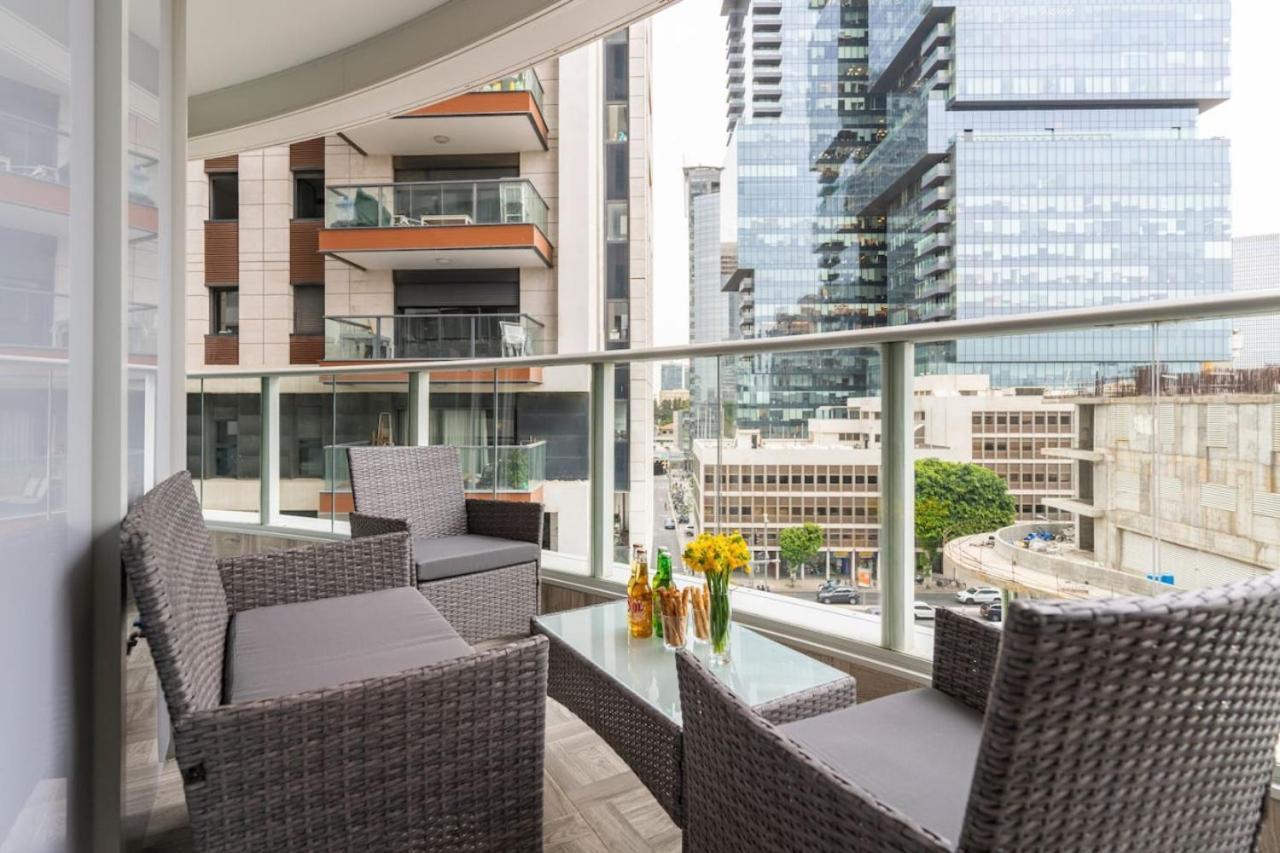 Sunlit Urban Escape With Balcony By Sea N' Rent *
